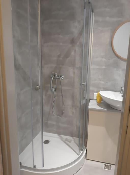 Apartament Komfortowy - W Pelni Wyposazony - Spaceapart Apartman Jelenia Góra Kültér fotó